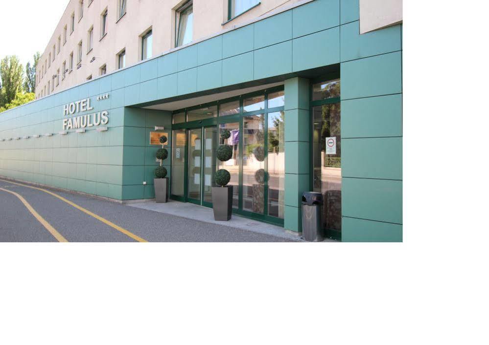 Famulus Kollégium Győr Exterior foto