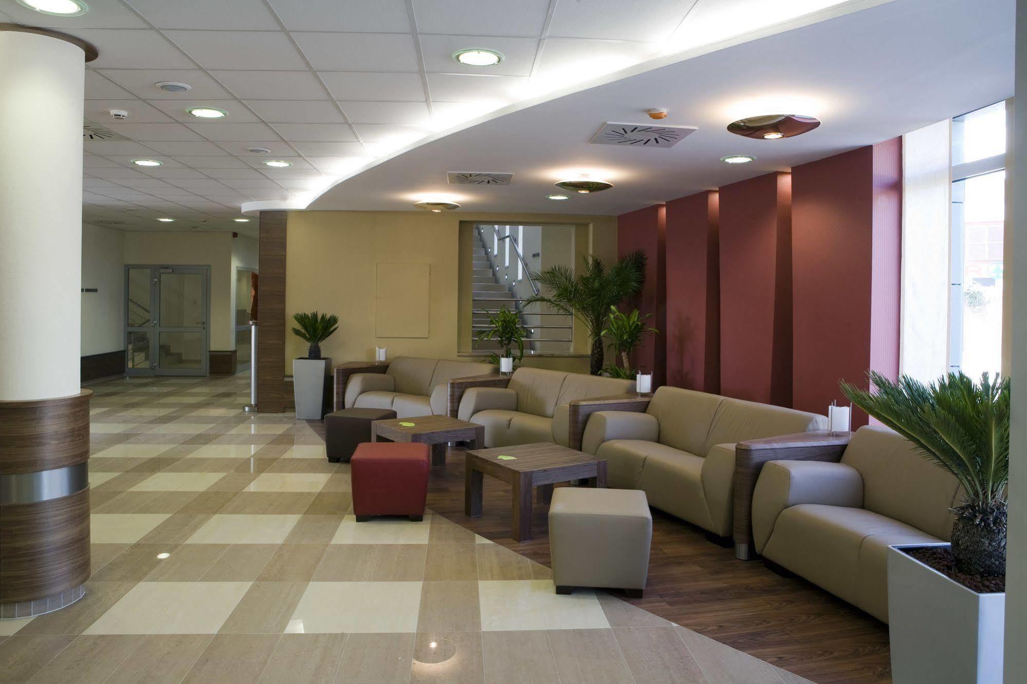 Famulus Kollégium Győr Exterior foto