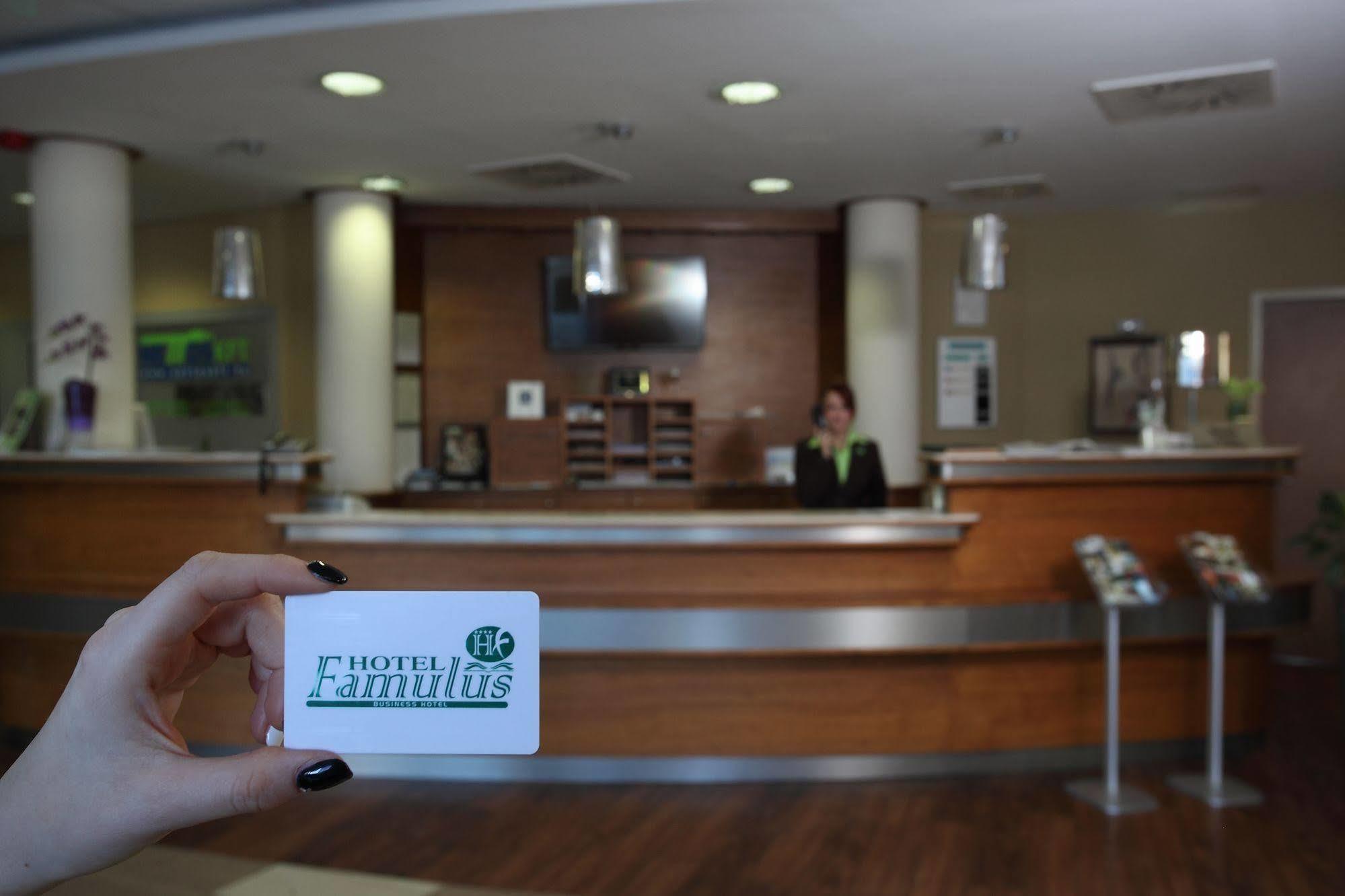 Famulus Kollégium Győr Exterior foto